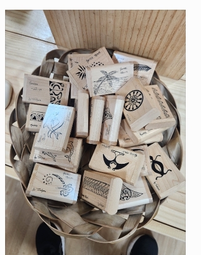 TEREHERE CREATIONS, Boites Clé USB 16 GO Motifs Patutiki