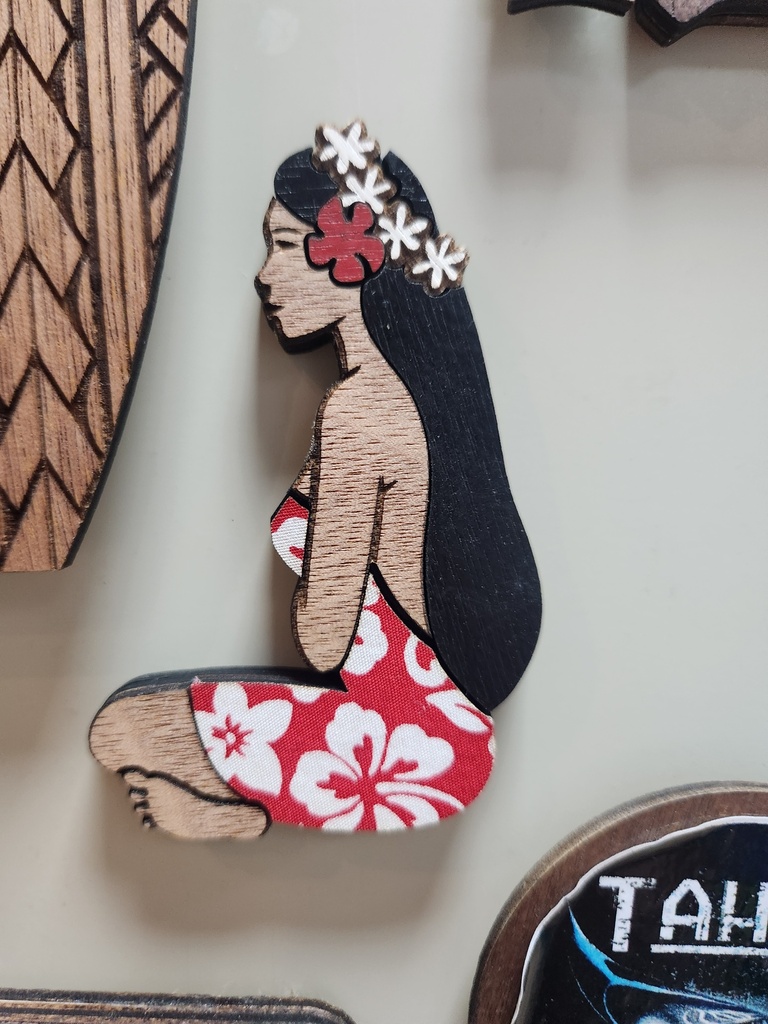 Magnet bois vahine, HINANO