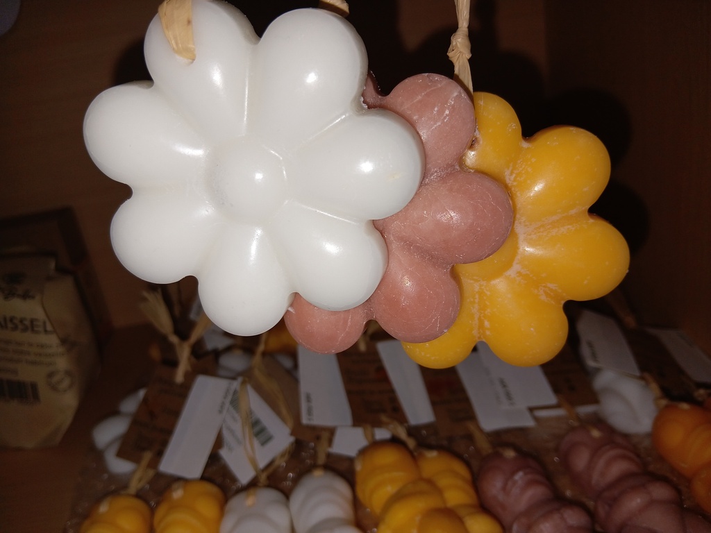 Suspension parfumée savon fleurs, FLORANA