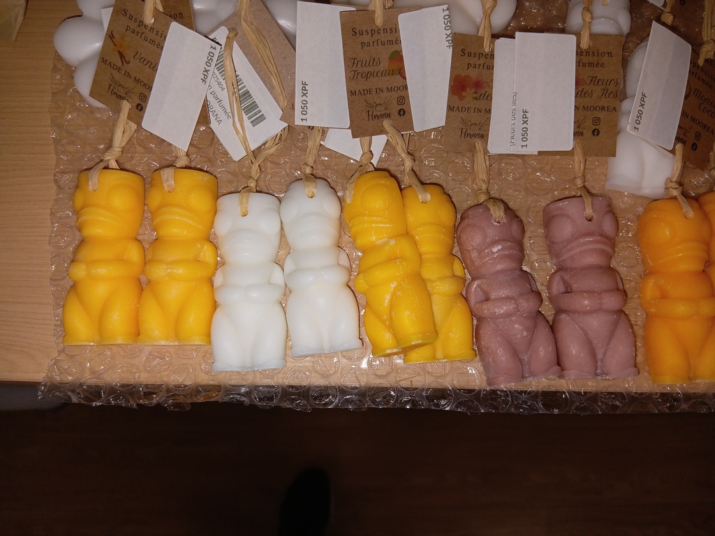 Suspension parfumée savon tiki, FLORANA