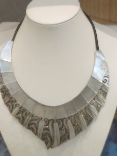 Collier nacre C180, HIRO OU WEN