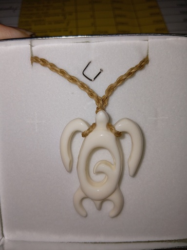 Collier petite tortue os blanc ajouré, HOKAHEI PEARL  